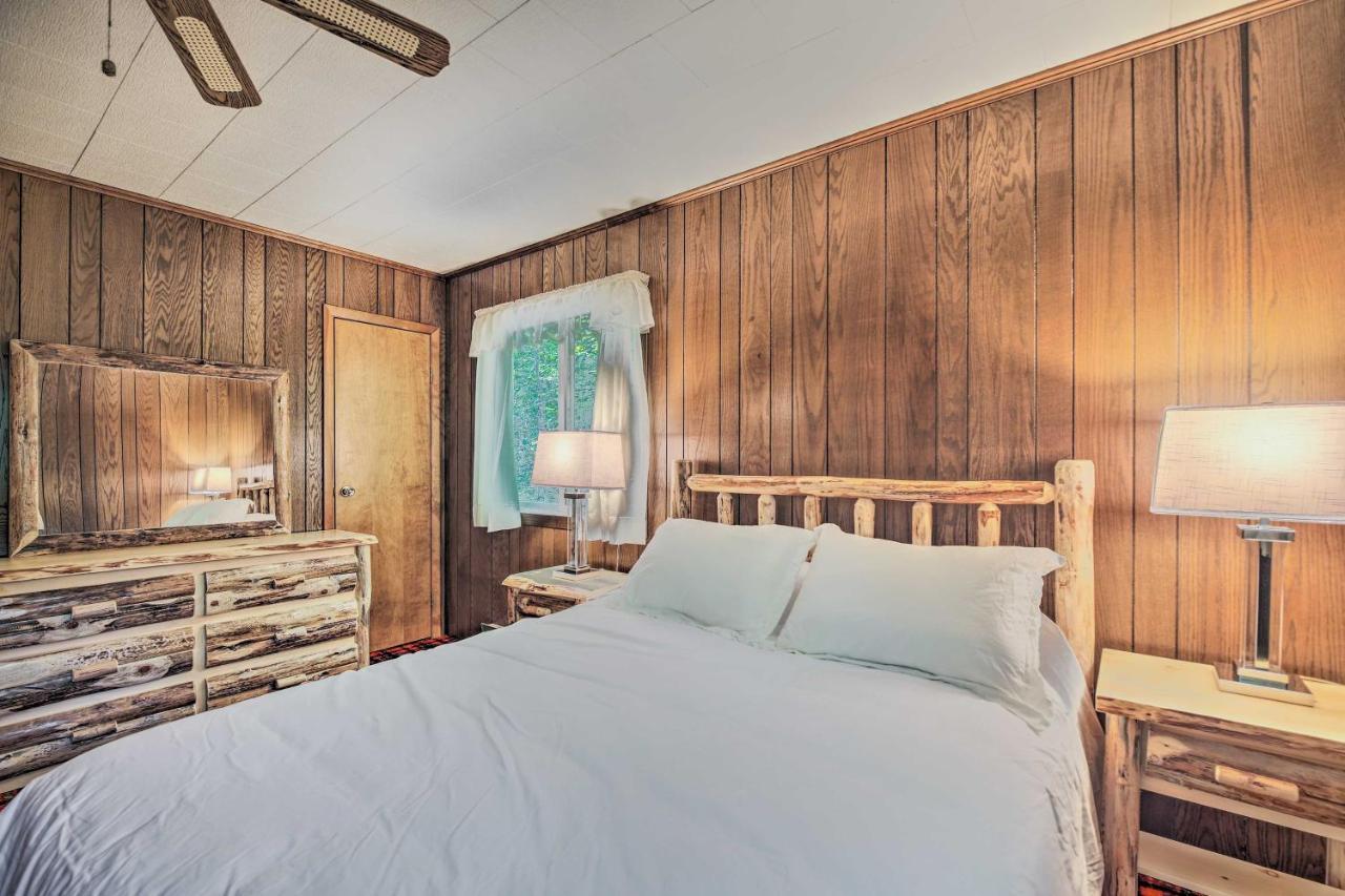 Cozy Adirondacks Cabin Walk To Lake Eaton! Jay Екстериор снимка