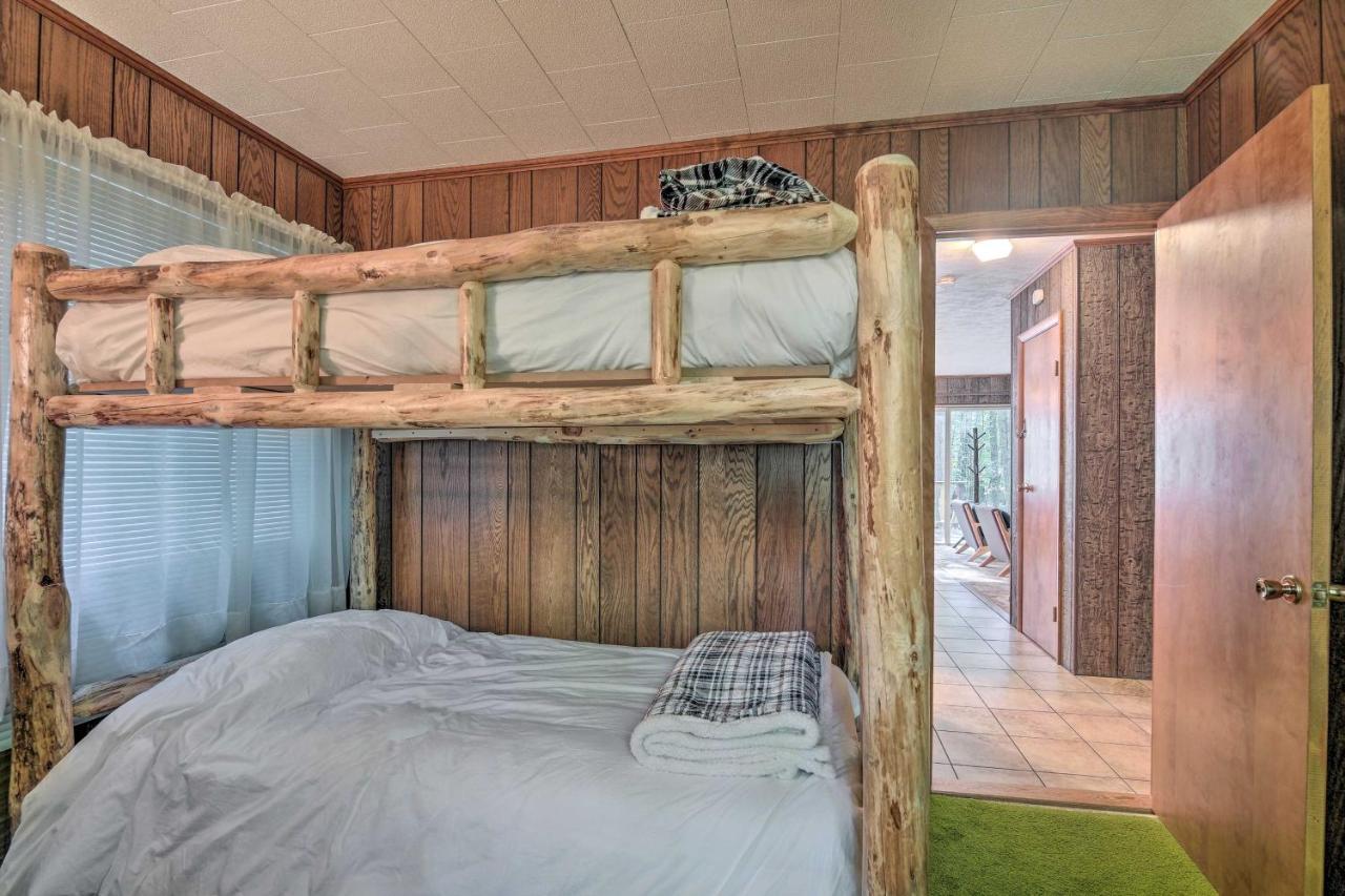 Cozy Adirondacks Cabin Walk To Lake Eaton! Jay Екстериор снимка